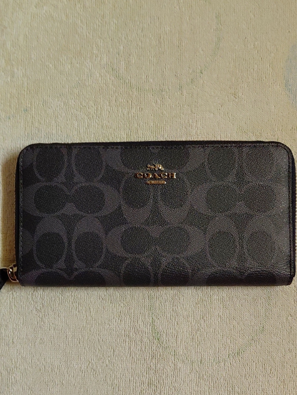 Coach Outlet Long Zip Around Wallet, F91205, Navy, EUC